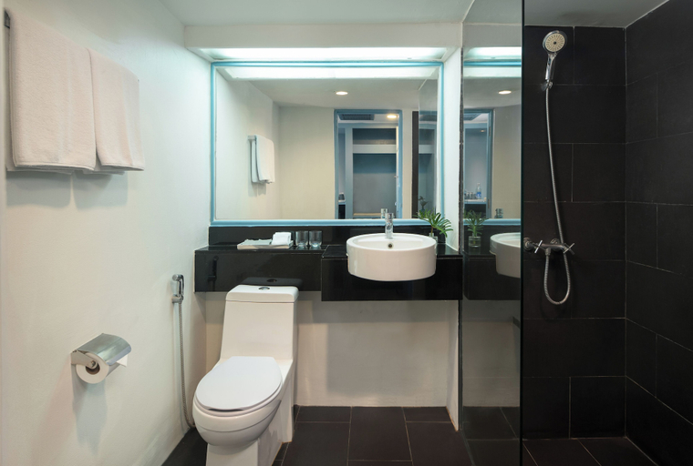 Bathroom 2, Cross Vibe Bangkok Srinakarin, Prawet