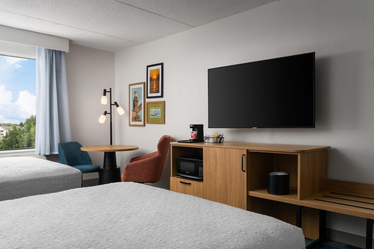 Bedroom 3, Hampton Inn Neptune/Wall, Monmouth