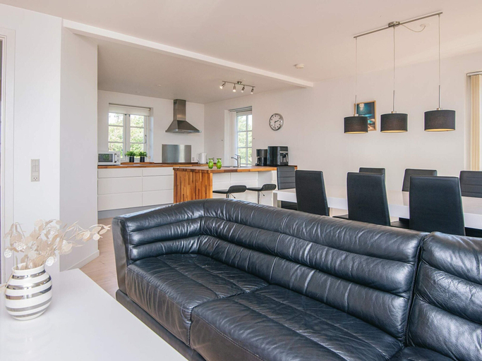Others 5, 5 Star Holiday Home in Romo, Tønder