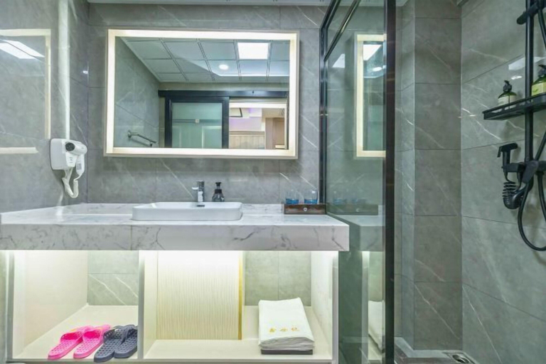 Bathroom 3, Tangguo Fashion Hotel, Wuhan