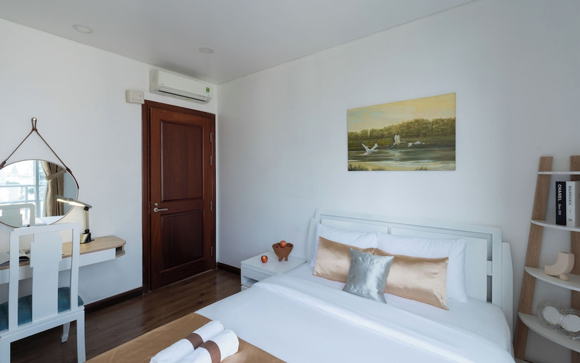 Bedroom 2, Bluesky Lancaster Luxury Vacation, District 1