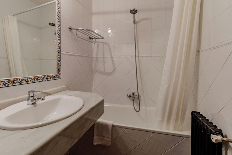 Bathroom 4, Hotel Ávila Centro, Ávila
