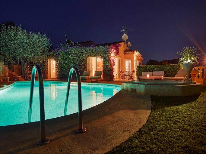 5, Villa Casa Rosetta AC avec Piscine Jacuzzi -Vallauris, Alpes-Maritimes