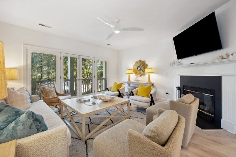 Living area 5, Poolside at DeBordieu Colony, Georgetown