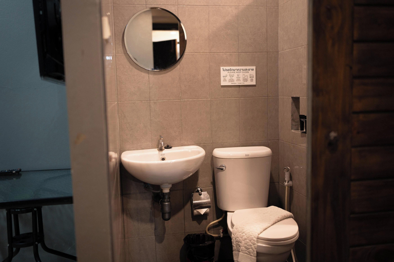 Bathroom 4, Baan Paea Guest House, Pulau Phuket