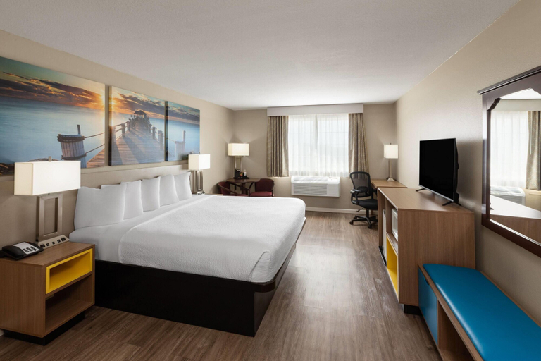Bedroom 3, Days Inn by Wyndham Mountain Home, Baxter