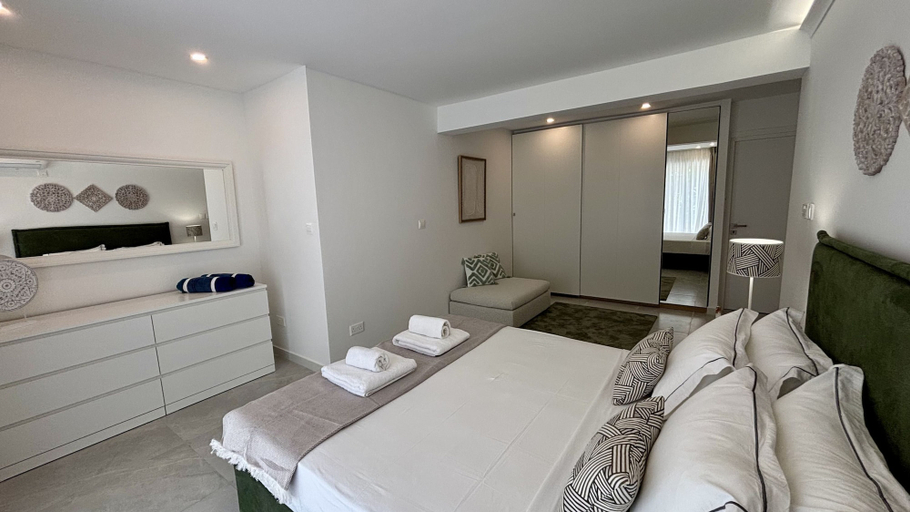 Room 5, Kantara Garden Apartment