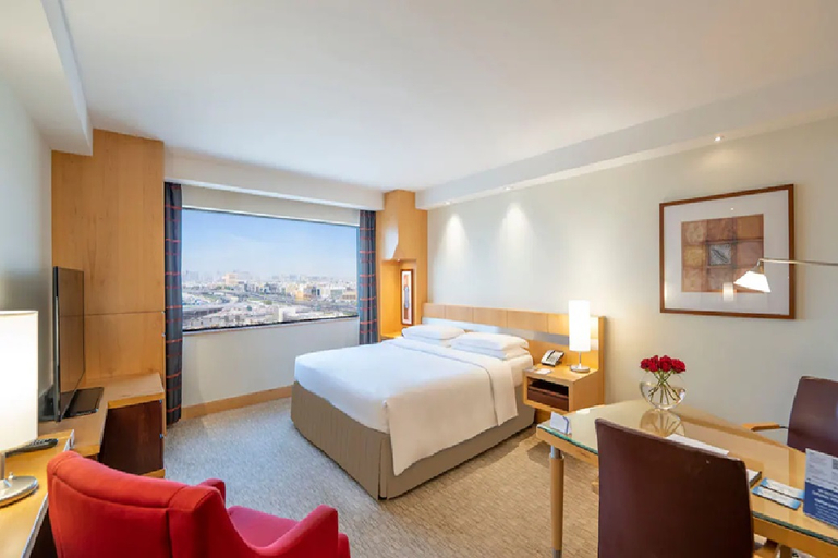 Bedroom 2, Hyatt Regency Hotel Dubai Deira, Dubai