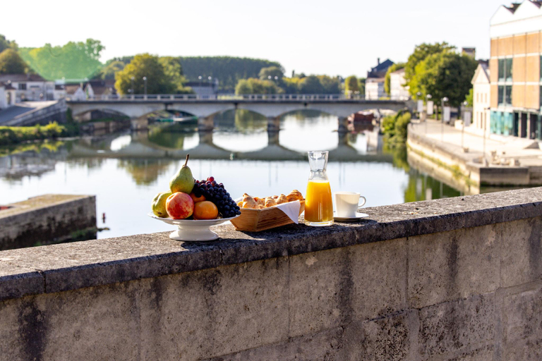 Food & Drinks 4, QUAI 3 loft moderne et lumineux les pieds dans l'eau, Charente