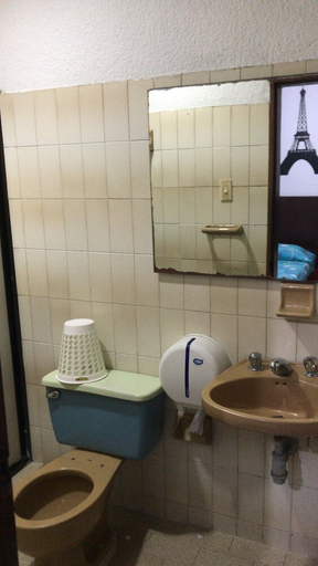 Bathroom, Hotel Marseille, Barranquilla