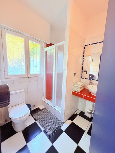 Bathroom 3, Maktvb Europa Hostal Boutique, Santiago