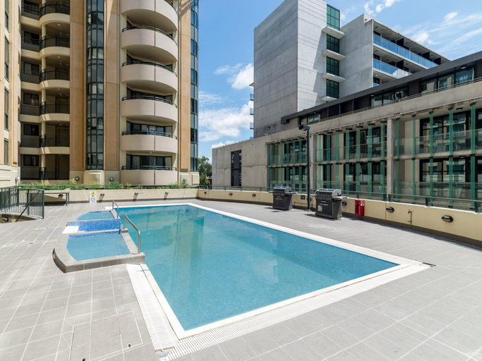 3, Central 2-bed Apartment With Pool, Gym and Spa, Canberra