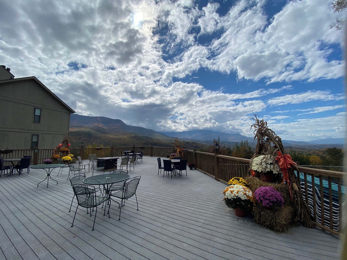 Food & Drinks, Deer Ridge Resort by Jackson Mountain Rentals, Sevier