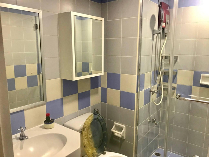 5, Charming Bangkok Condo in Vibrant Neighborhood, Suan Luang