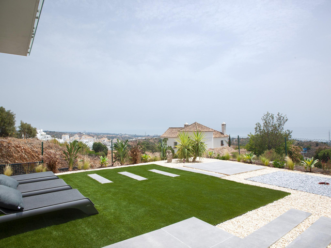 5, Villa in Marbella with Private Heated Pool, Málaga