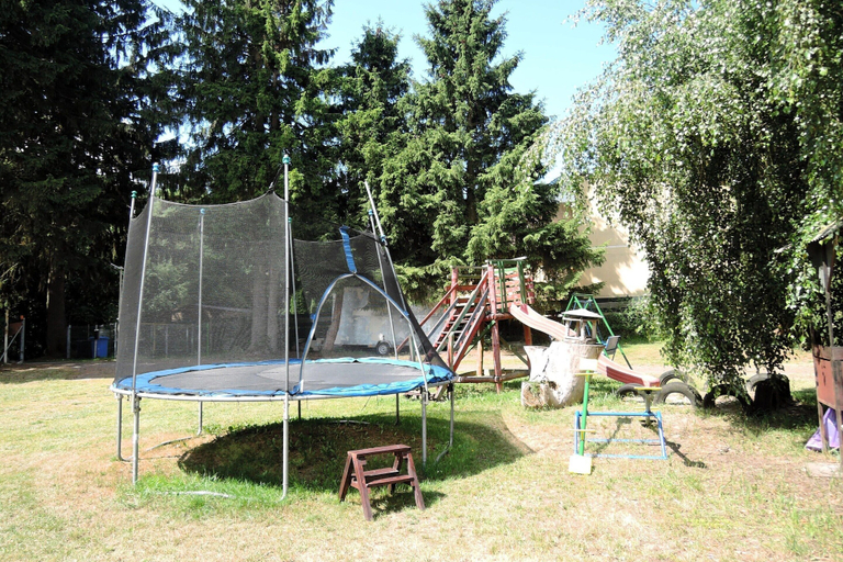 Garden 4, Lakeside Getaway With Family Amenities, Kamień