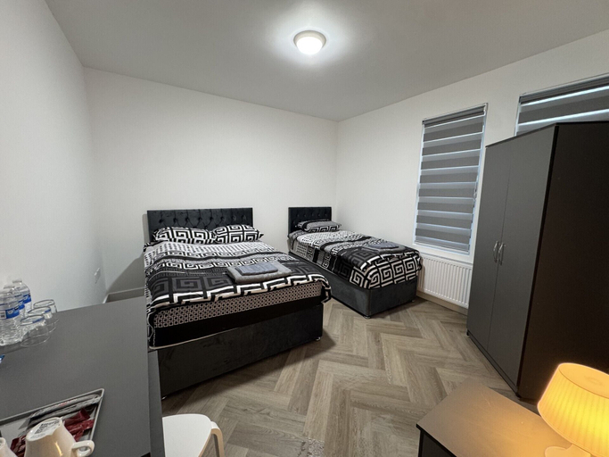 Bedroom 2, Old Ridgeway Hotel, London