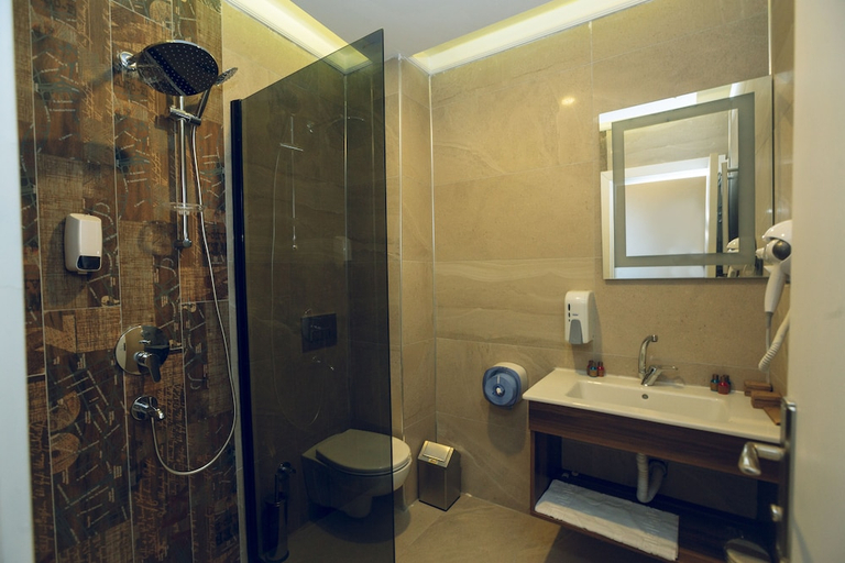 Bathroom 5, Grand Catalkaya Hotel, Merkez
