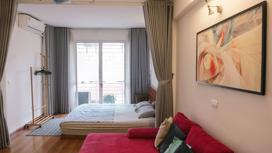 Bedroom 1, Wind Chimes Hideaway - Apartment In Central Hanoi, Hoàn Kiếm