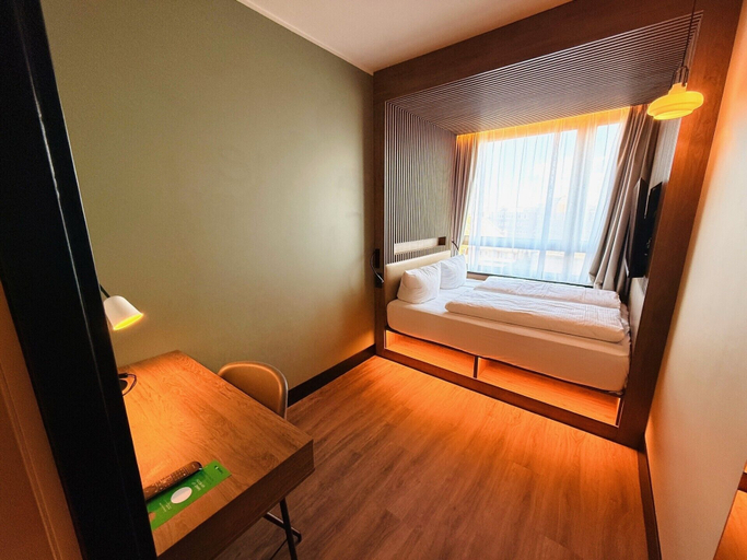 Bedroom 3, Hotel Astor Kiel by Campanile, Kiel