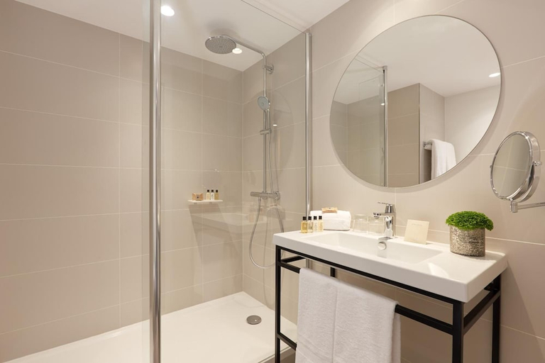 Bathroom 4, Hôtel Auteuil Tour Eiffel, Paris