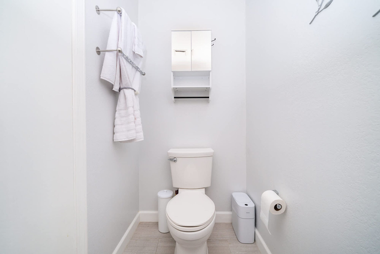 Bathroom, Luxury Oceanfront Condo With Private Beach Access, San Diego