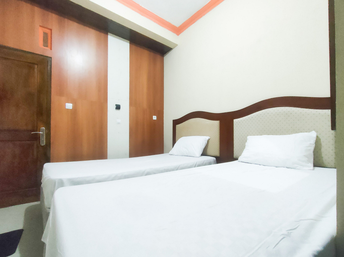 Others 4, Amore Guesthouse Syariah Mitra RedDoorz, Wonosobo