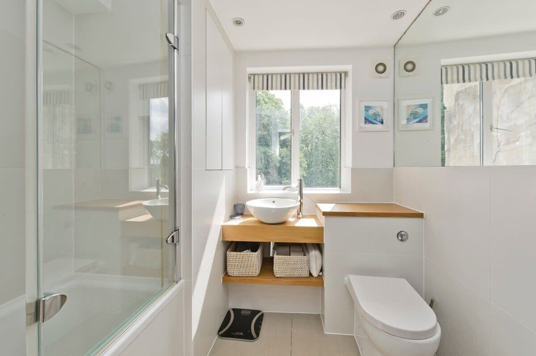 Bathroom 3, 3 Bedroom Apartment, Earls Court, London