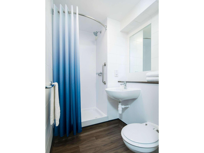 Bathroom 4, Travelodge Liverpool Stonedale Park, Sefton
