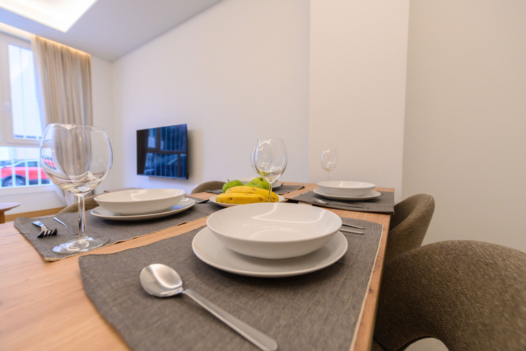 Room 2, M Scr7b2 Amplio Piso Exterior de un Dormitorio e, Madrid