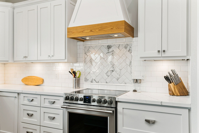 Private kitchen 4, Stay Awhile 4 Bedroom Home by RedAwning, Galveston