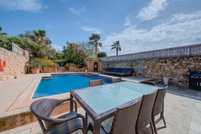 Room 5, Klementa the Private Villa With Pool in G arb Gozo