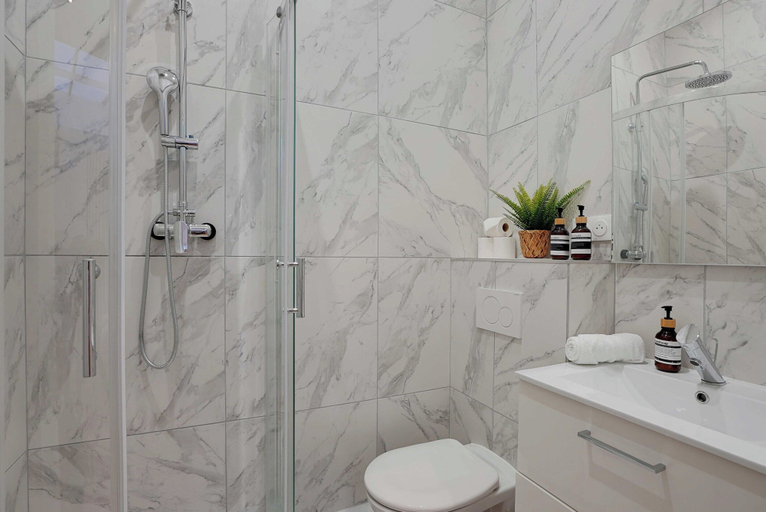 Bathroom 5, A/c Stunning Flat 2bdr/6p - Parc des Expositions, Paris