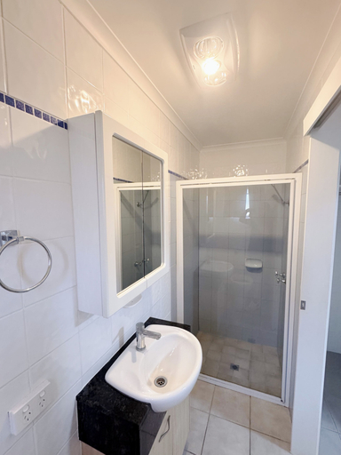 Bathroom 4, Motel Sunshine Coast, Caloundra - Caloundra S.