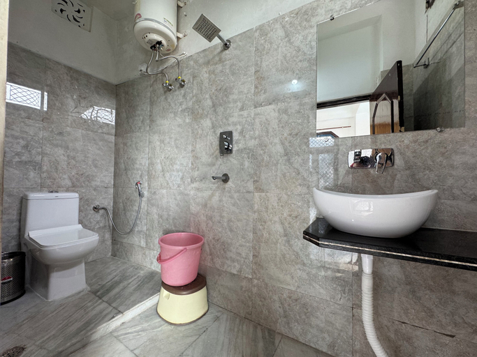 Bathroom 3, Nirvana Riverside Resort, Garhwal