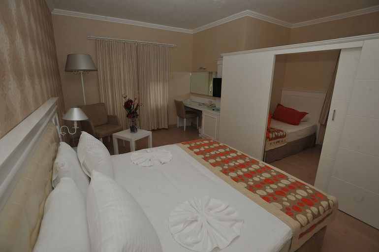 Bedroom 3, Club Nena - All Inclusive, Manavgat