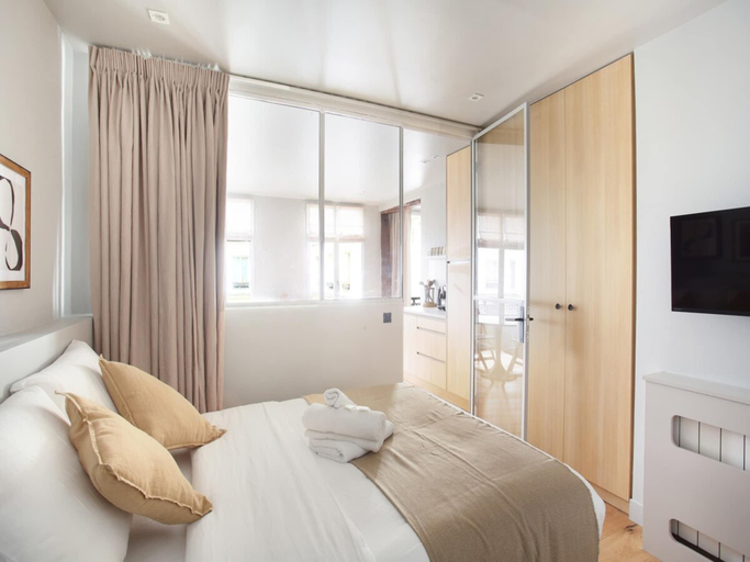 5, Sublime Apartment AC Paris  Center, Paris