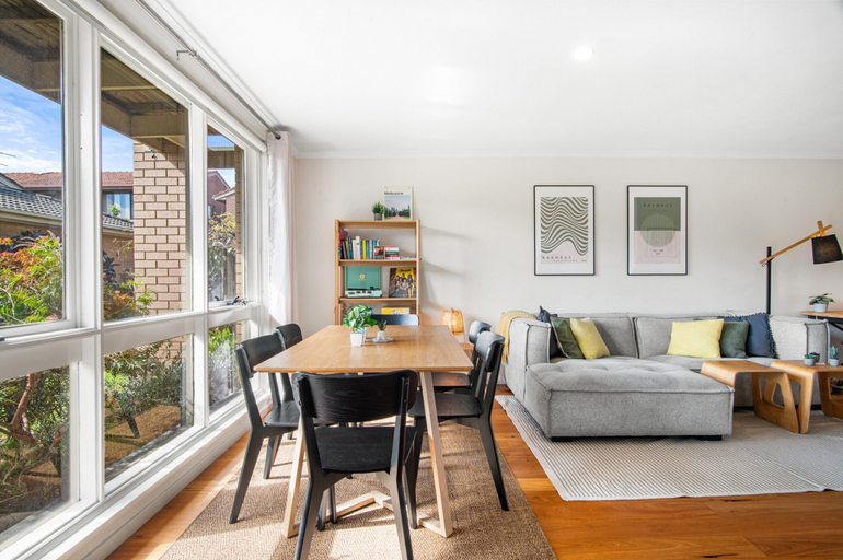 Dining, Family Friendly 3-bed With Courtyard & Parking, Melbourne