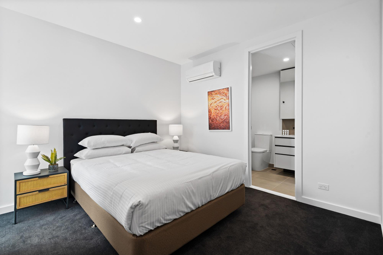 Bedroom 3, Modern Apartment on Burgundy Precinct & Parklands, Melbourne