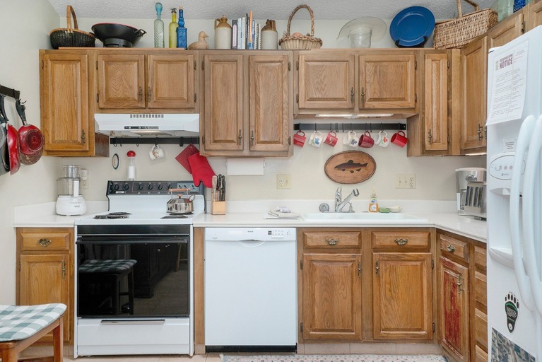 Private kitchen 3, Deering Crest -- Ev #3249 3 Bedroom Condo by RedAwning, Larimer