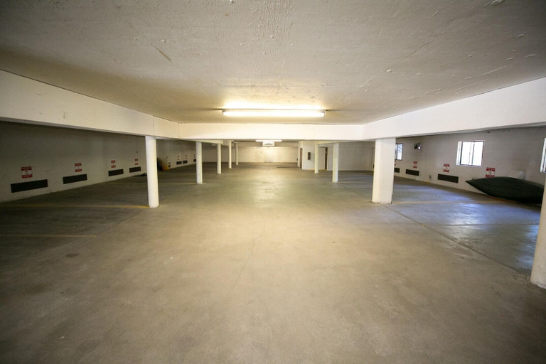 Parking 4, Spacious Condo with Full Kitchen - Steps Away from Summer Hiking and Biking Adventures! by RedAwning, Mono