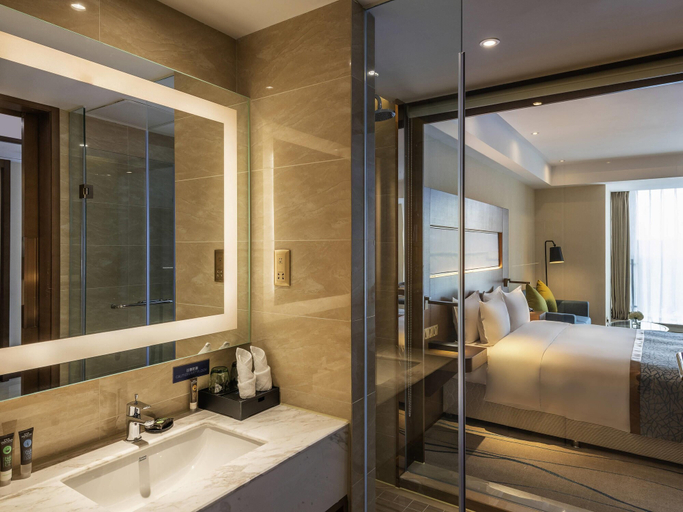 Bathroom 3, Novotel Qingdao New Hope Hotel, Qingdao