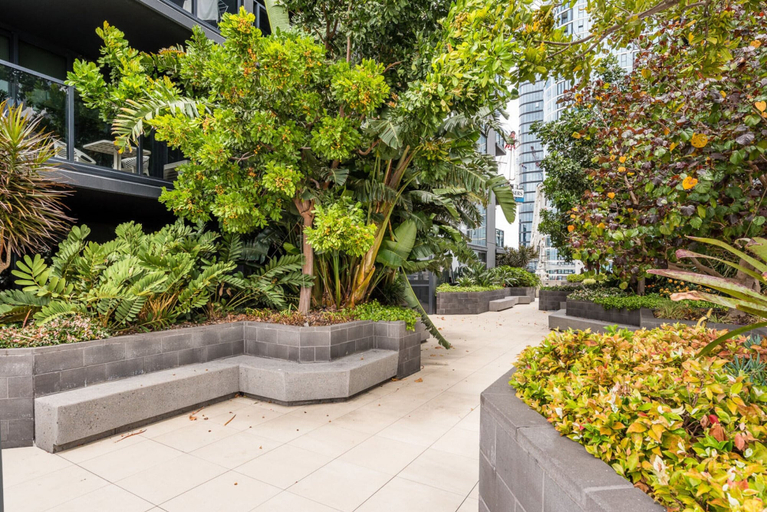 Garden 2, Impeccable 2-bed With Pool & Outdoor Dining, Fortitude Valley