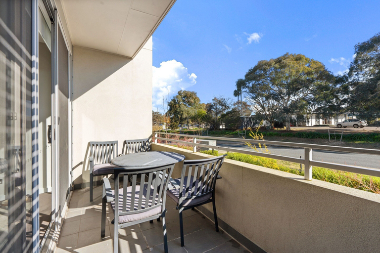 Balcony, Stylish Curtin Stay With Balcony Views, Canberra