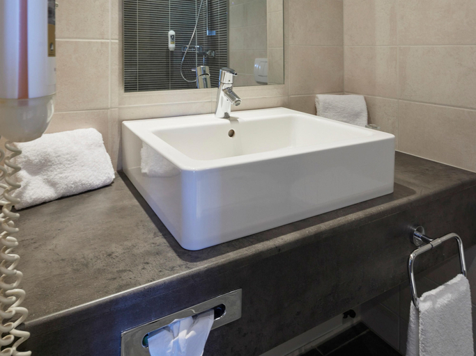 Bathroom 5, Mercure Hotel Severinshof Koeln City, Köln