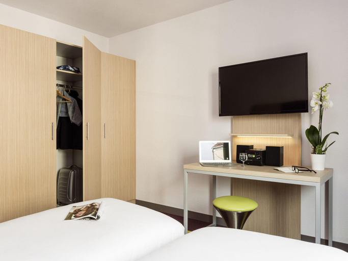Bedroom 3, Aparthotel Adagio Paris Malakoff Châtillon, Hauts-de-Seine