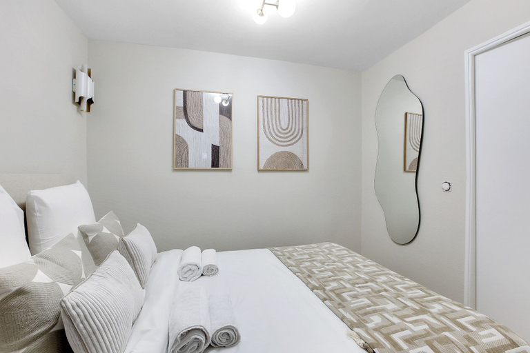 Room 3, Appartements 4 boulevard Beaumarchais, Paris