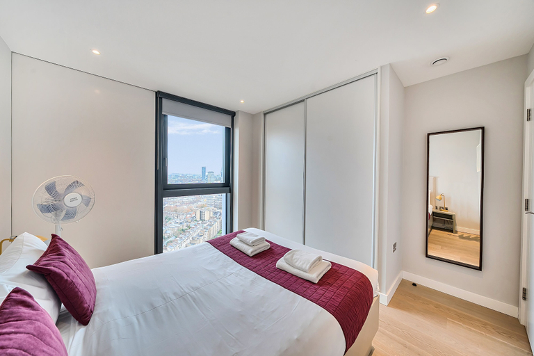 Room 2, Roomspace Apartments - Churchyard Row, London