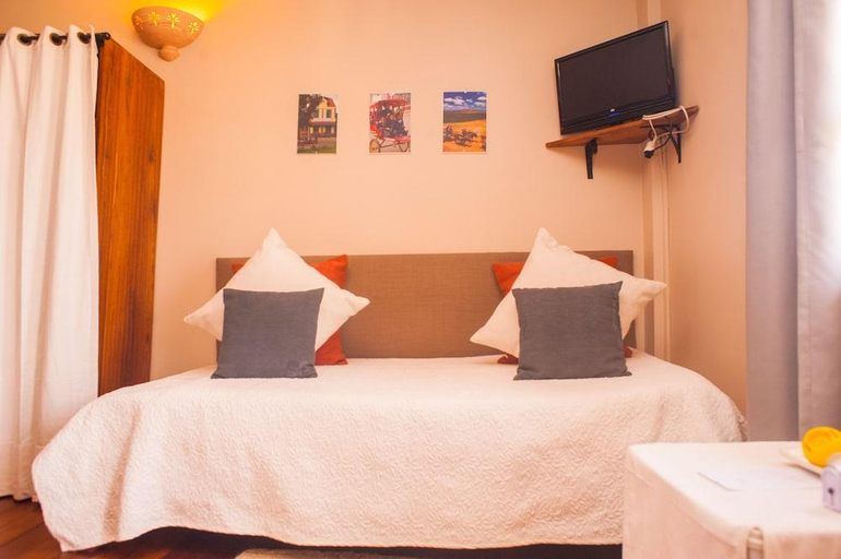Bedroom 3, Les 3 Metis, Analamanga