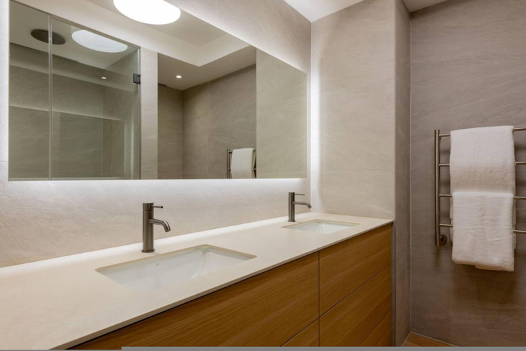 Room 5, Casa Mia Lux - Sea Point 2 Bedroom Apartment, City of Cape Town